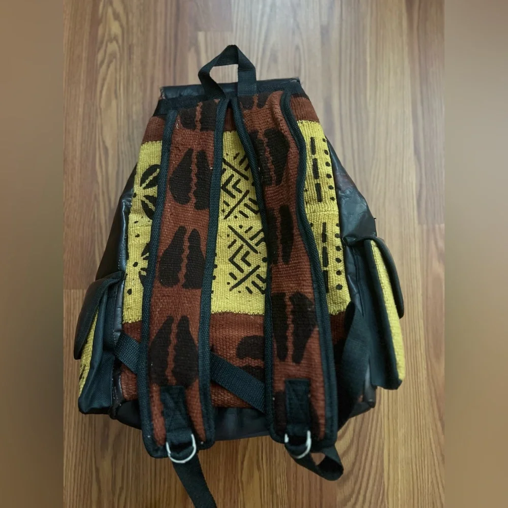 Backpack - Picture 5 of 7